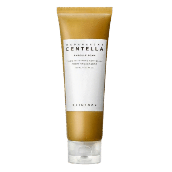 Limpiador facial SKIN1004 Madagascar Centella Ampoule Foam en su envase original sobre fondo blanco.