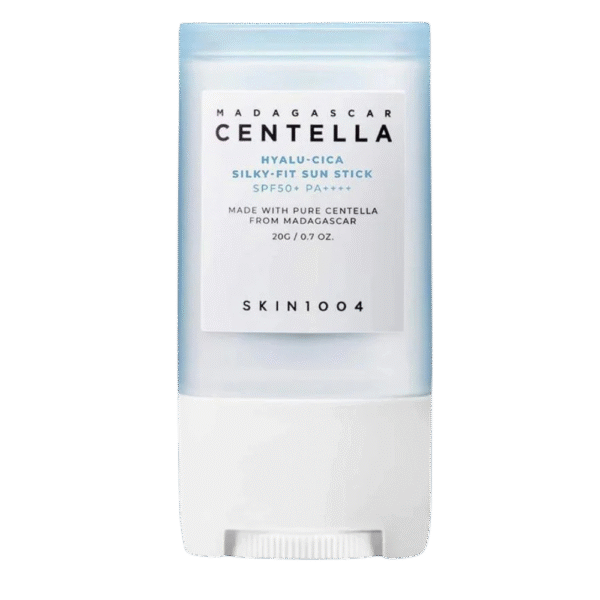 skin1004-madagascar-centella-hyalu-cica-silky-fit-sun-stick-envase.jpg Protector solar SKIN1004 Madagascar Centella Hyalu-Cica Silky-Fit Sun Stick SPF50+ PA++++ en su envase original sobre fondo blanco.