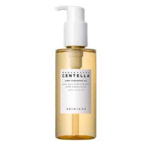 Aceite limpiador facial SKIN1004 Madagascar Centella Light Cleansing Oil en su envase original sobre fondo blanco.